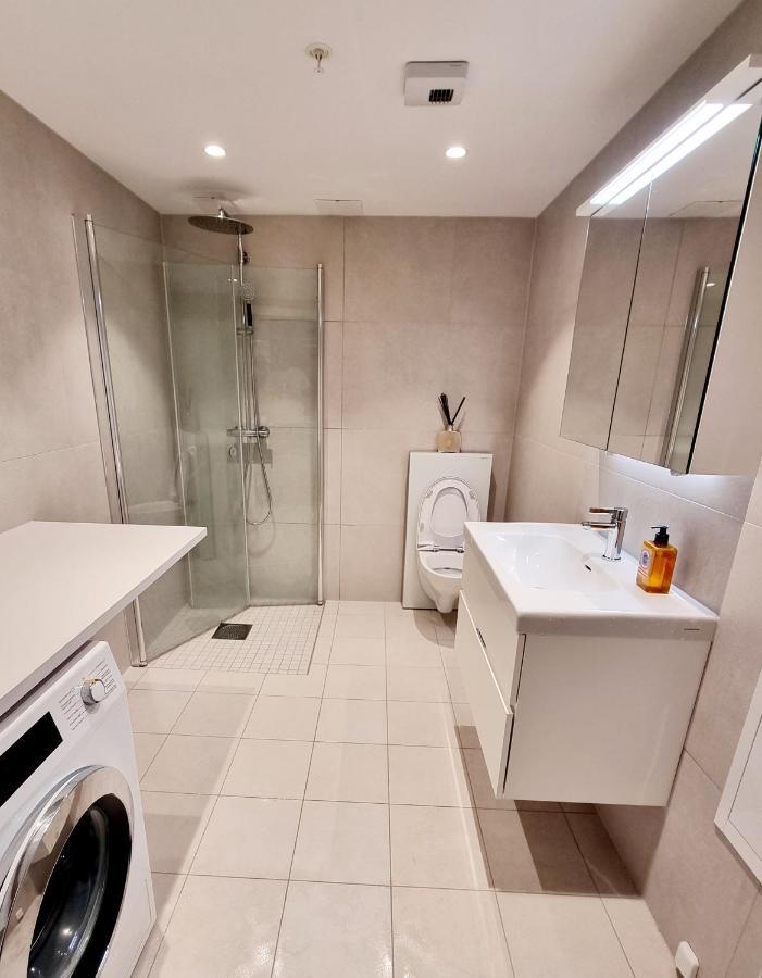 Alloggio in famiglia Private In Shared Modern - Hideaway